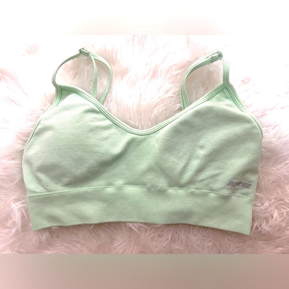Bo+Tee seamless green sports bra top